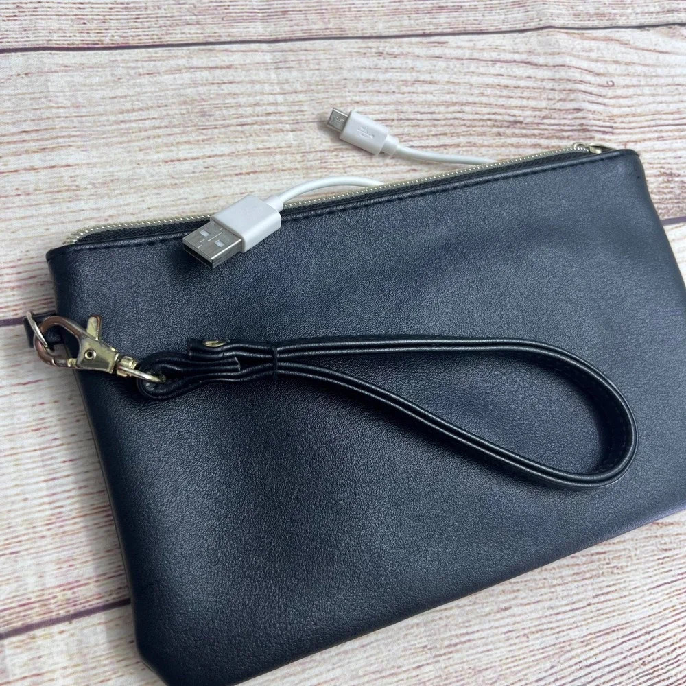 Jones New‎ York Wristlet Bundle OS Black Patent Pebbled Charging USB Pouches